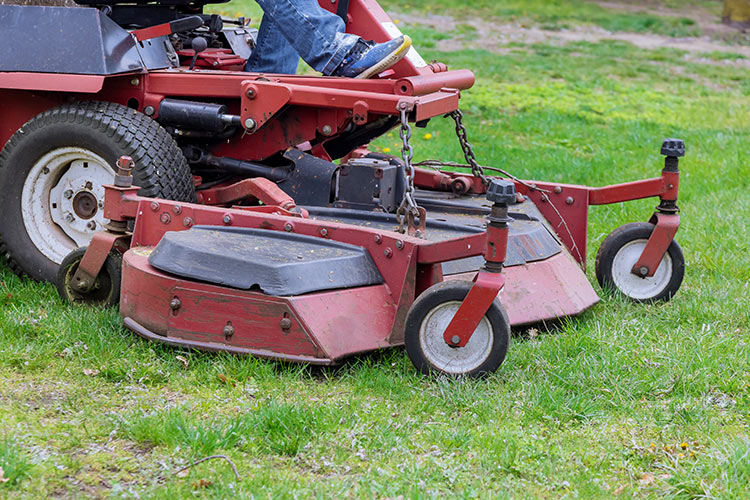 How To Choose The Right Zero-Turn Mower For Commercial Use Anna Lawnmowers
