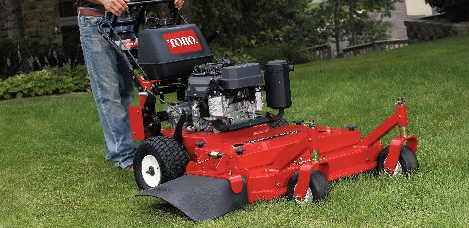 30678-mid-walk-behind-toro-mower-48in-fixed-deck-gear-drive-t-bar-plano